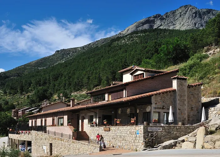 Rural Y Restaurante, Rinconcito De Gredos Otel Cuevas Del Valle