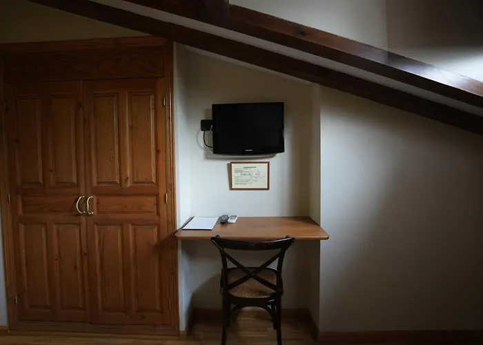 Otel Rural Y Restaurante, Rinconcito De Gredos Cuevas Del Valle