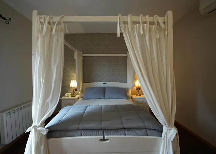 Otel Rural Y Restaurante, Rinconcito De Gredos Cuevas Del Valle