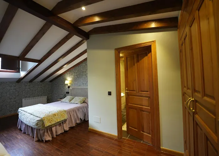 Rural Y Restaurante, Rinconcito De Gredos Otel Cuevas Del Valle