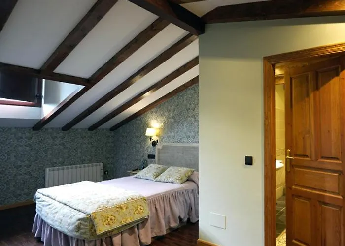 Rural Y Restaurante, Rinconcito De Gredos Otel Cuevas Del Valle