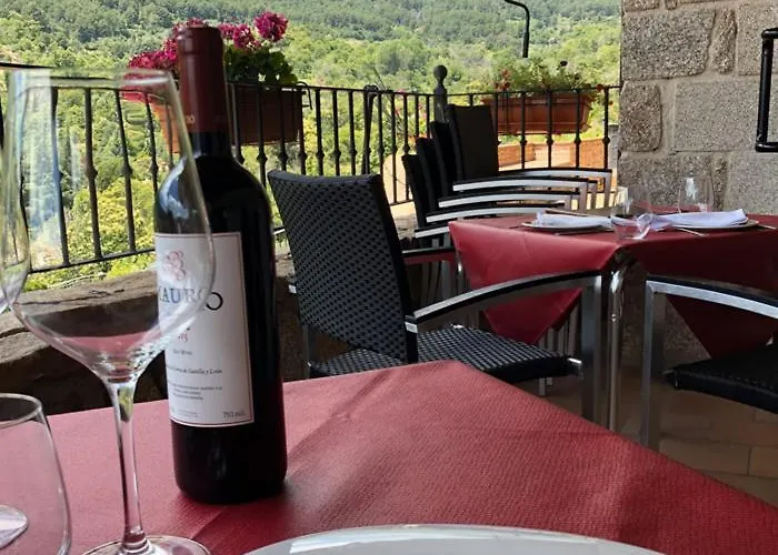 Rural Y Restaurante, Rinconcito De Gredos Otel Cuevas Del Valle