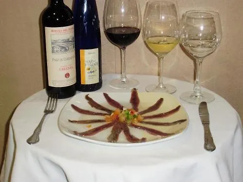 Otel Rural Y Restaurante, Rinconcito De Gredos Cuevas Del Valle